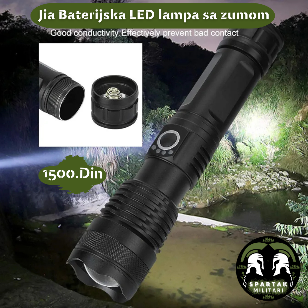 Crna Jia baterijska LED lampa sa zumom na otvorenom terenu, uz prikaz zadnjeg poklopca i spirale za kontakt.